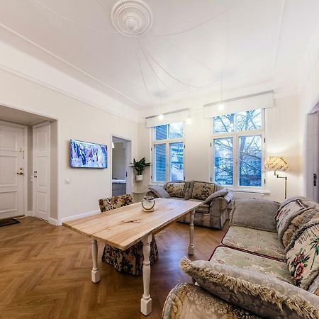 Modern History Apartment Tallinn Bagian luar foto