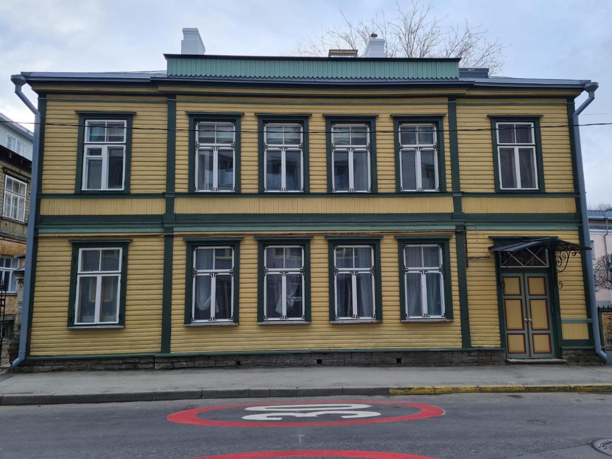 Modern History Apartment Tallinn Bagian luar foto