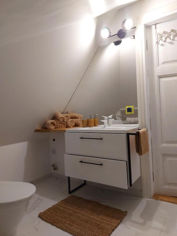 Modern History Apartment Tallinn Bagian luar foto
