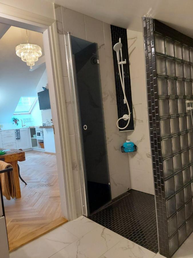 Modern History Apartment Tallinn Bagian luar foto