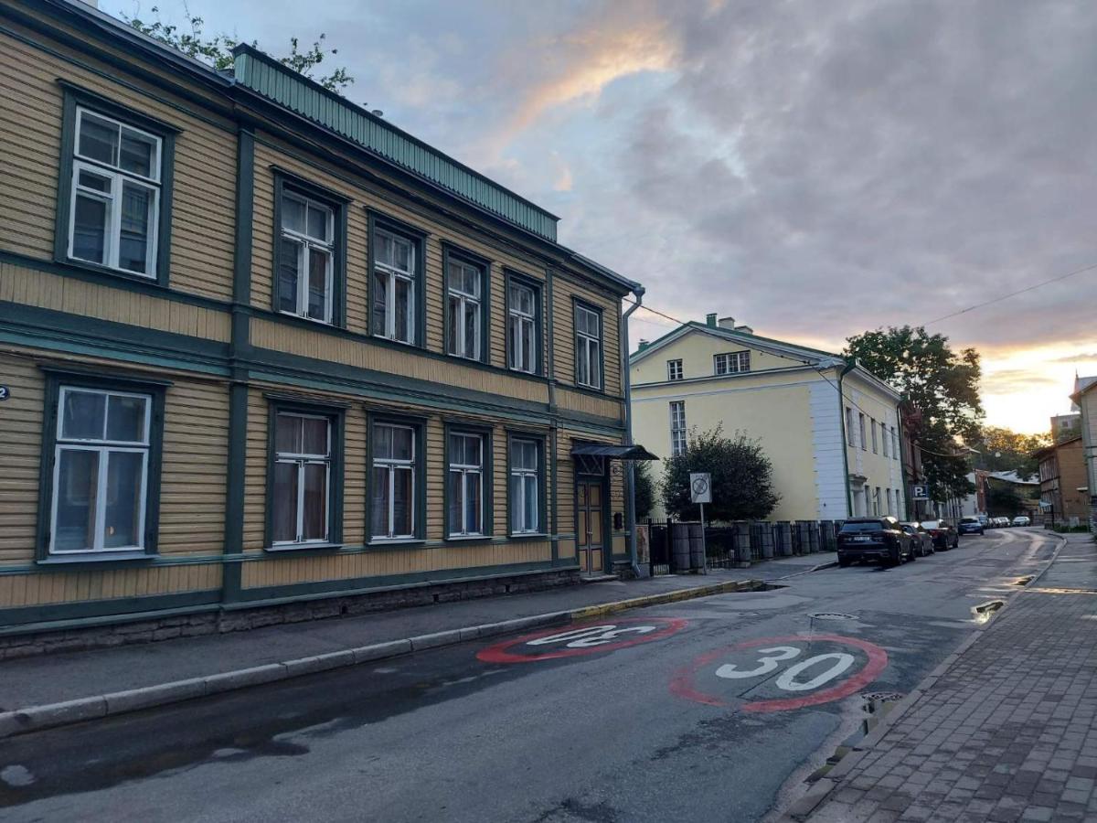 Modern History Apartment Tallinn Bagian luar foto