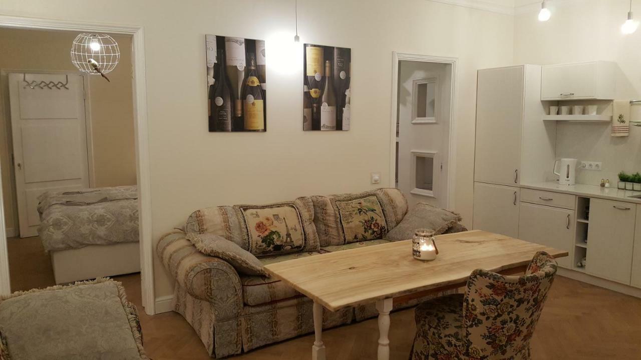 Modern History Apartment Tallinn Bagian luar foto