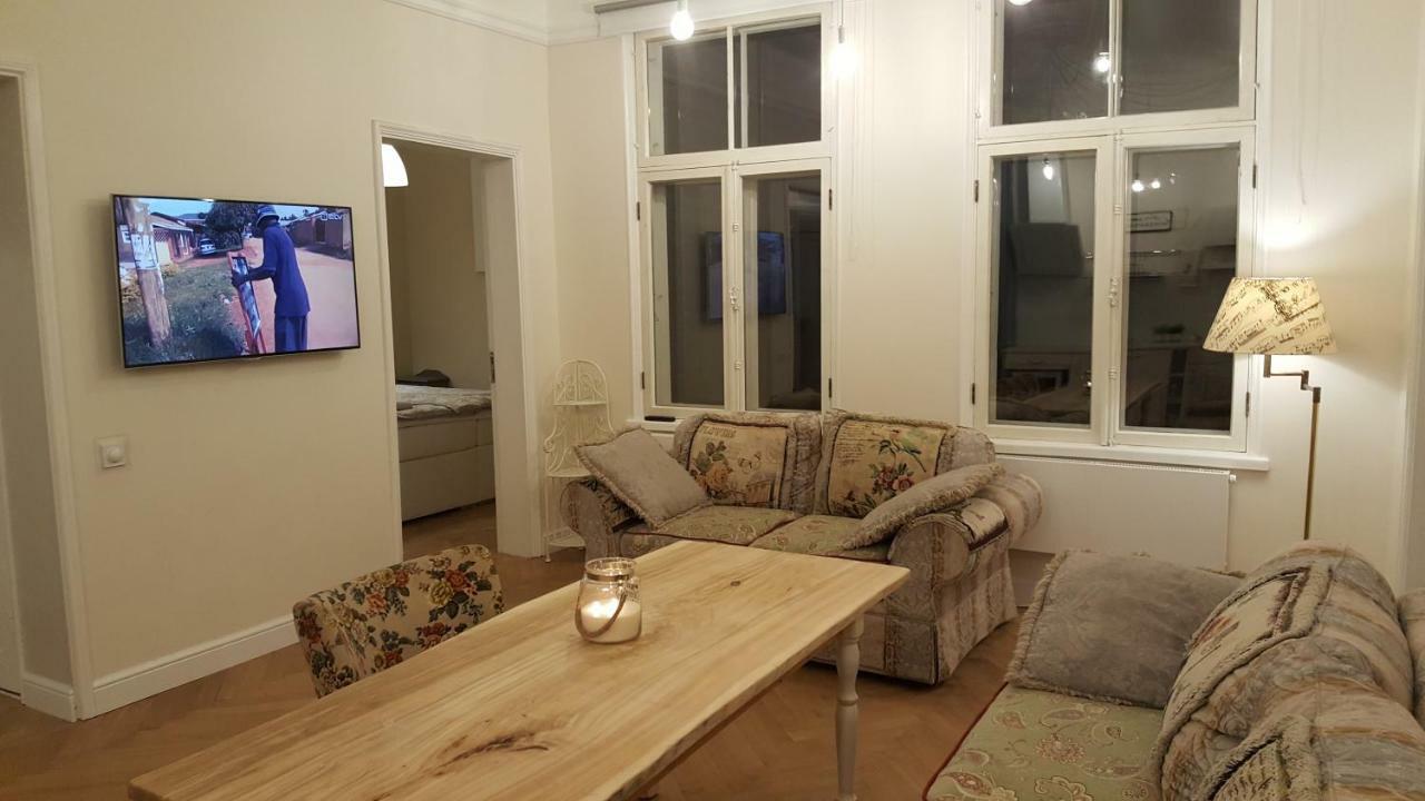 Modern History Apartment Tallinn Bagian luar foto