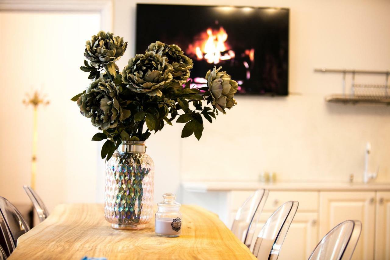 Modern History Apartment Tallinn Bagian luar foto