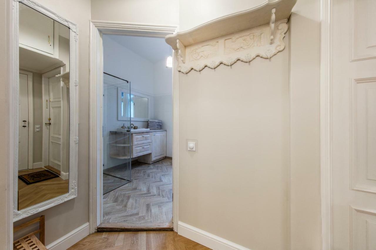 Modern History Apartment Tallinn Bagian luar foto
