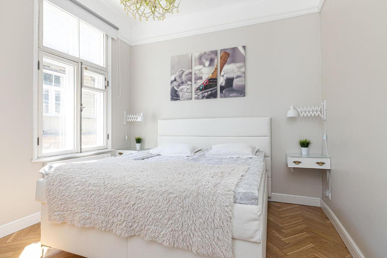 Modern History Apartment Tallinn Bagian luar foto