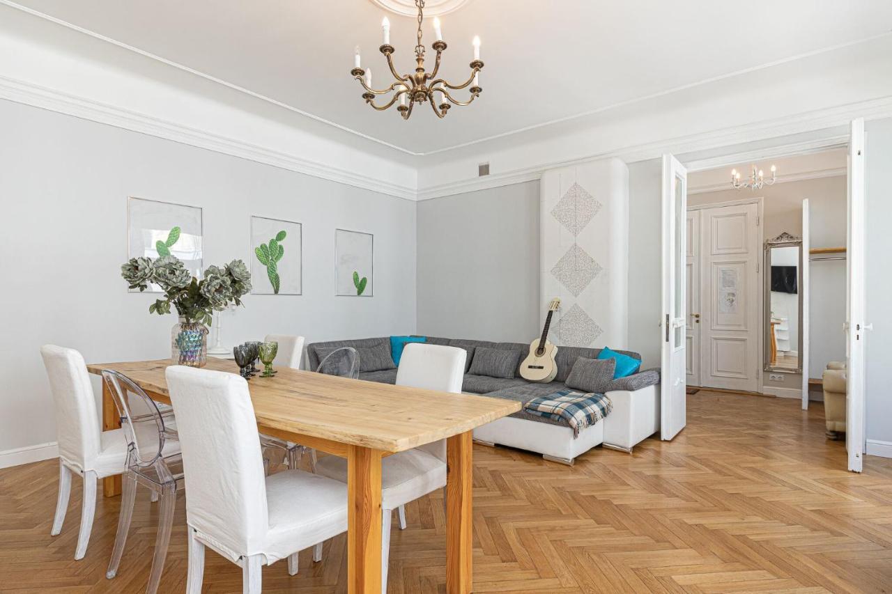 Modern History Apartment Tallinn Bagian luar foto