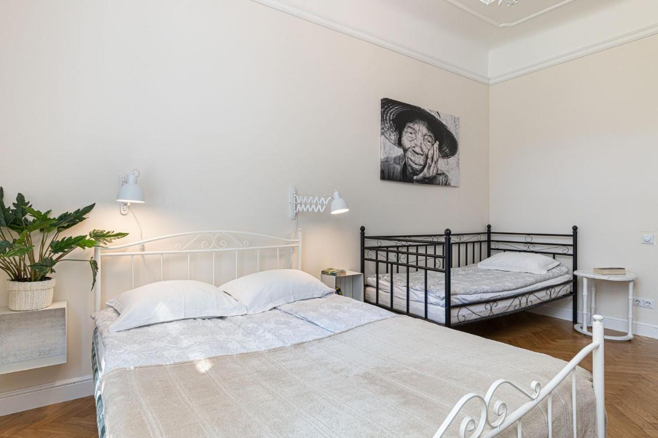 Modern History Apartment Tallinn Bagian luar foto